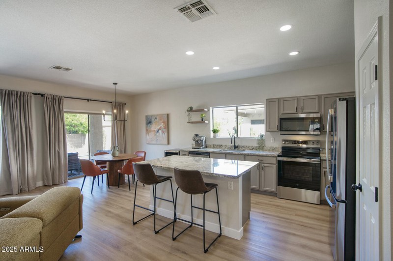1302 E MILADA DR