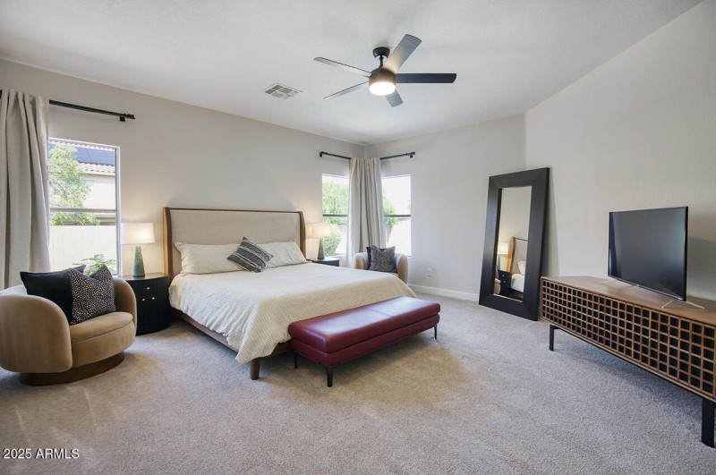 1302 E MILADA DR