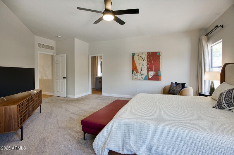 1302 E MILADA DR