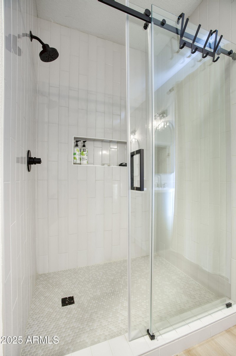 1302 E MILADA DR