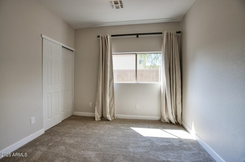 1302 E MILADA DR