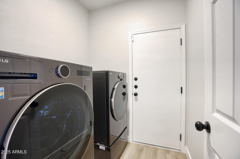 1302 E MILADA DR