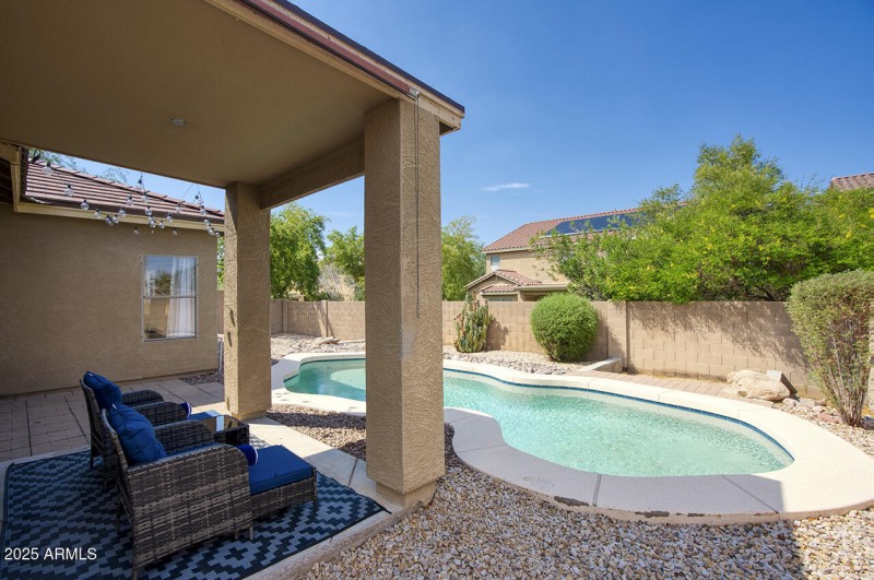 1302 E MILADA DR