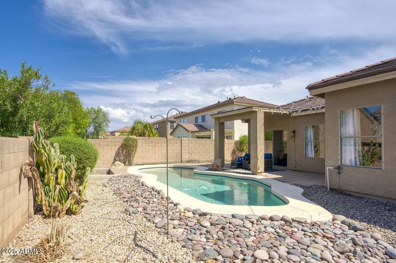 1302 E MILADA DR