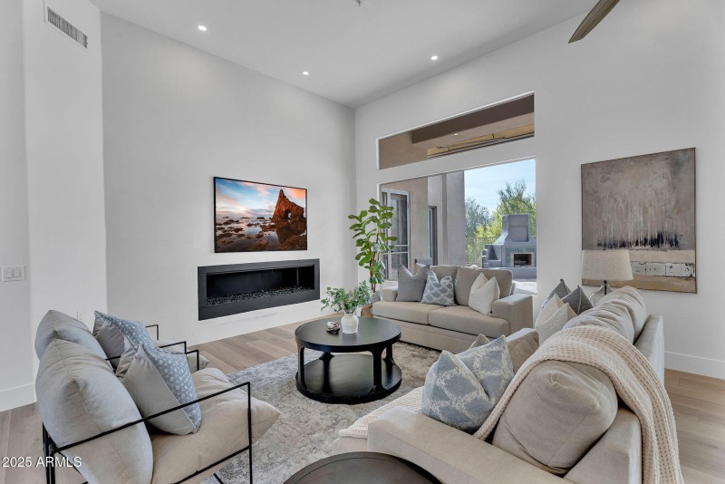 6-web-or-mls-6184 E Dusty Coyote Cir-06