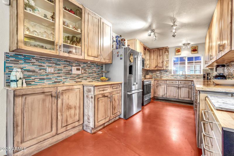 1124 E Driftwood Dr-13_(2048)