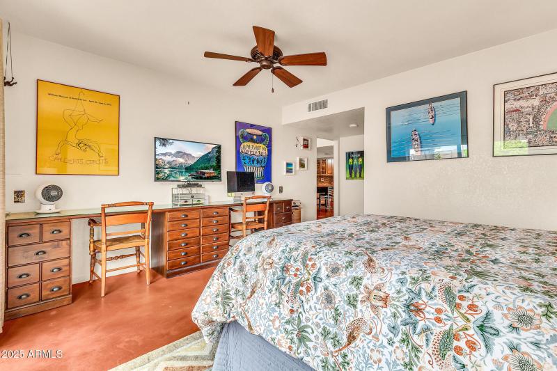 1124 E Driftwood Dr-17_(2048)