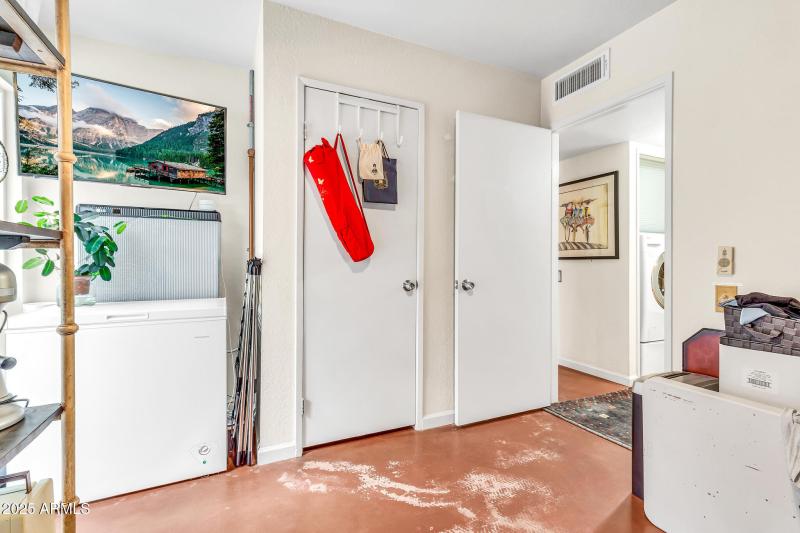 1124 E Driftwood Dr-22_(2048)