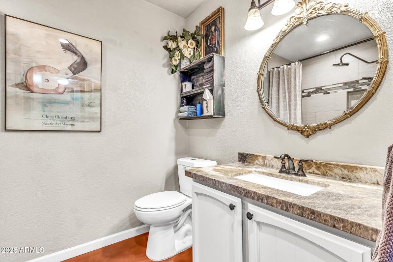 1124 E Driftwood Dr-25_(2048)