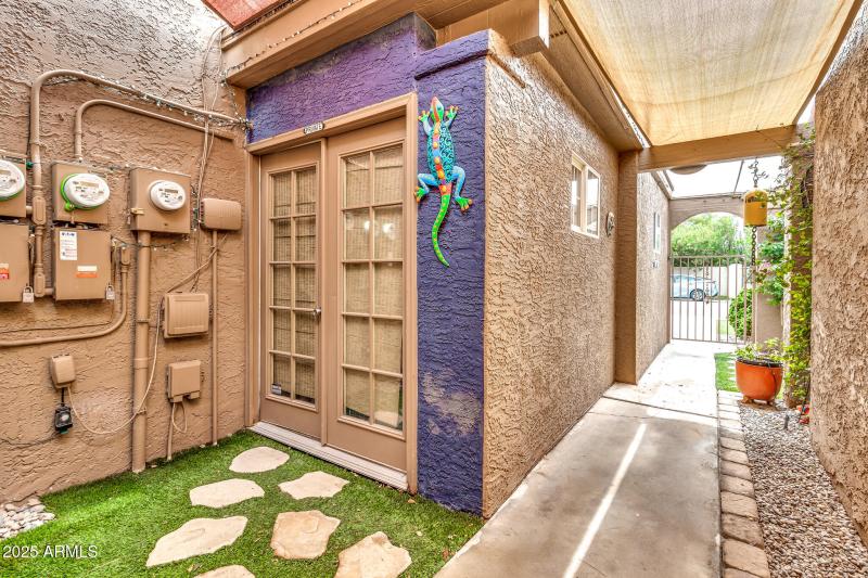 1124 E Driftwood Dr-34_(2048)