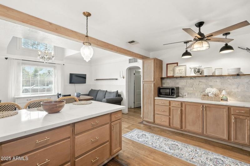 21-web-or-mls-Holly-21