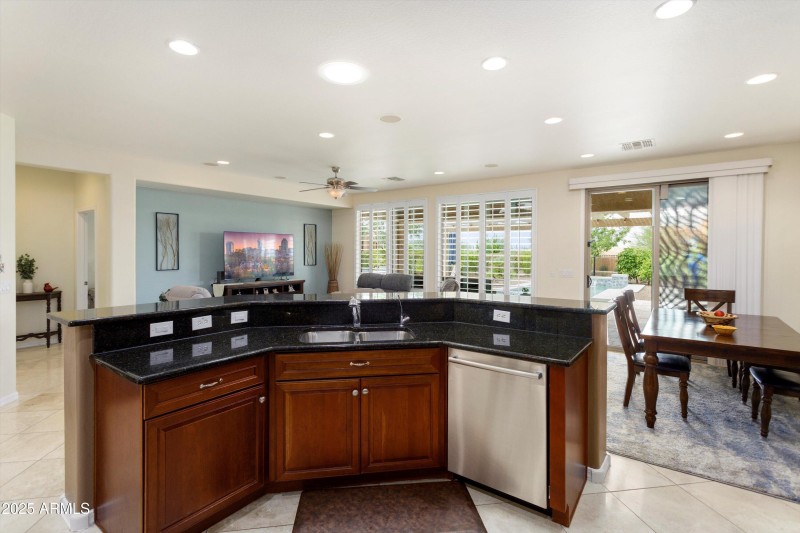 16-Kitchen
