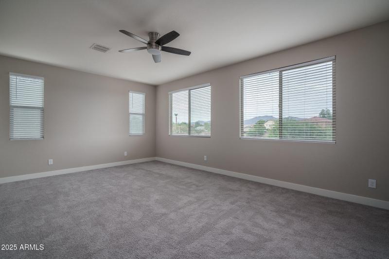 13) PRIMARY SUITE UP