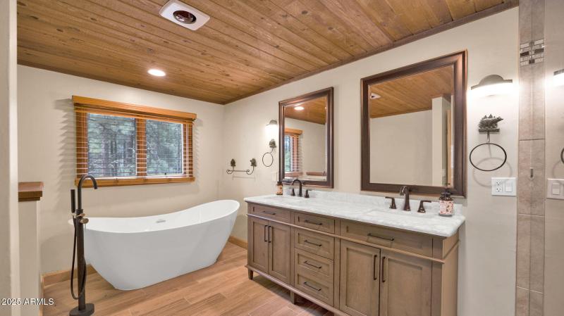 51-web-or-mls-P1154048