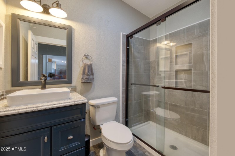 082106-1321 East Morris Lane