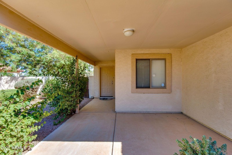 Front Porch/Covered Patio