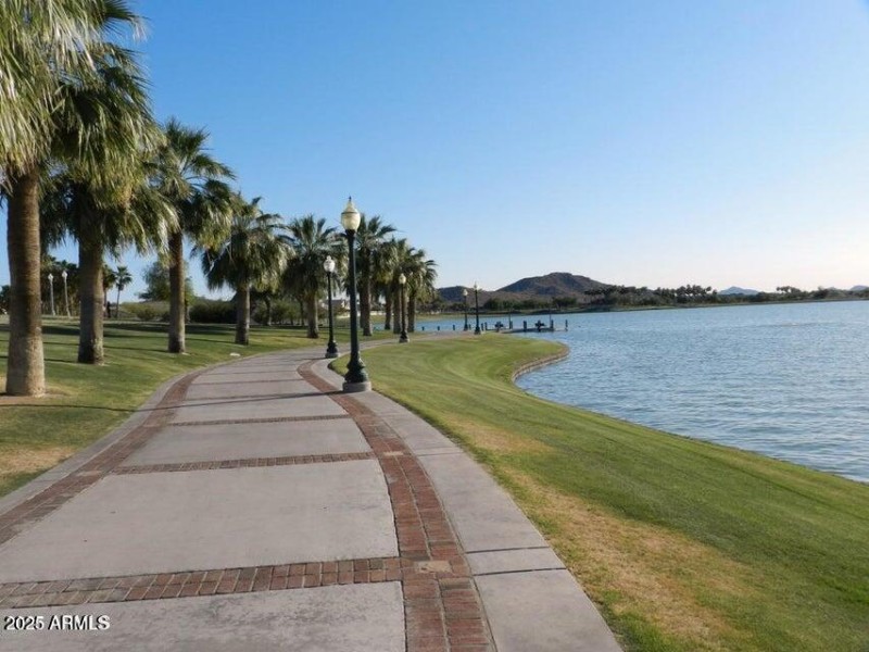 Estrella - Lakeside