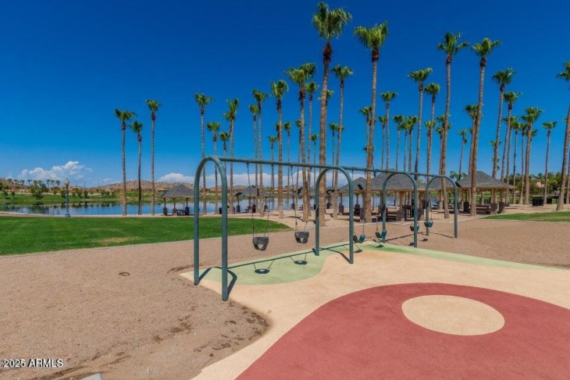 Estrella - Playground2