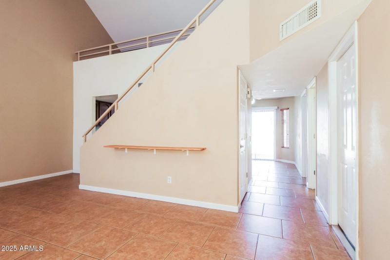 4-photo-Living-Room