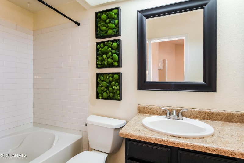 15-photo-Bathroom