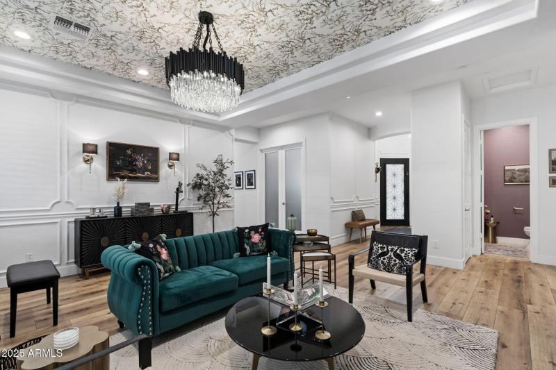 11__4636 E Carriage Ct