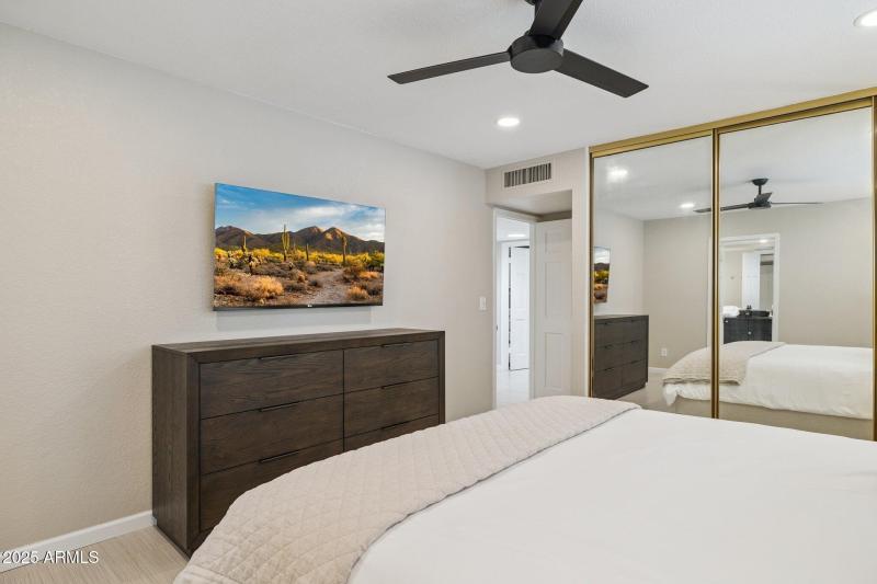 30-web-or-mls-16213-n-63rd-pl