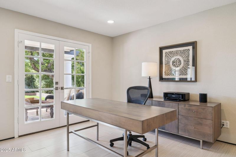 8-web-or-mls-16213-n-63rd-pl