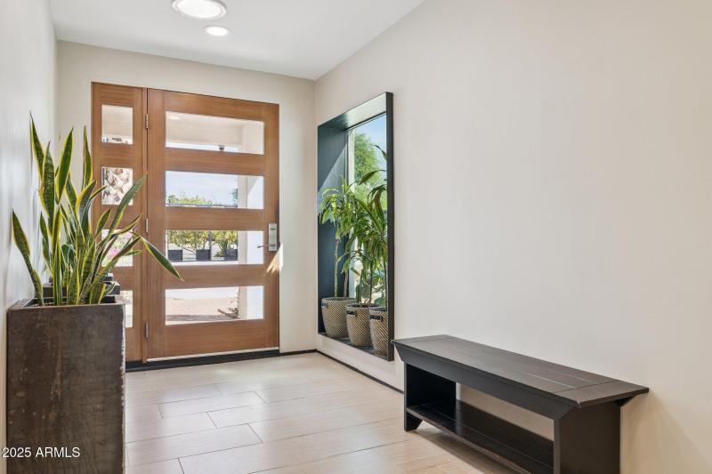 4-web-or-mls-16213-n-63rd-pl