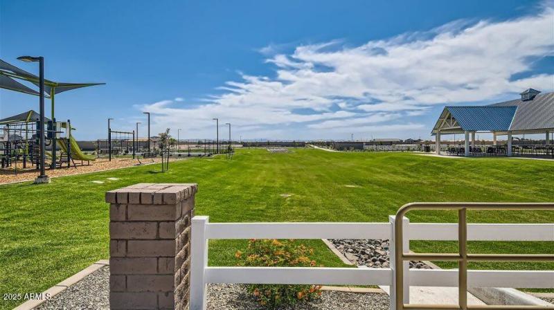 080724_azh_walesranch_pic_amenities_gree