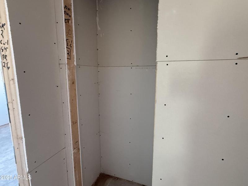 5.hallcloset
