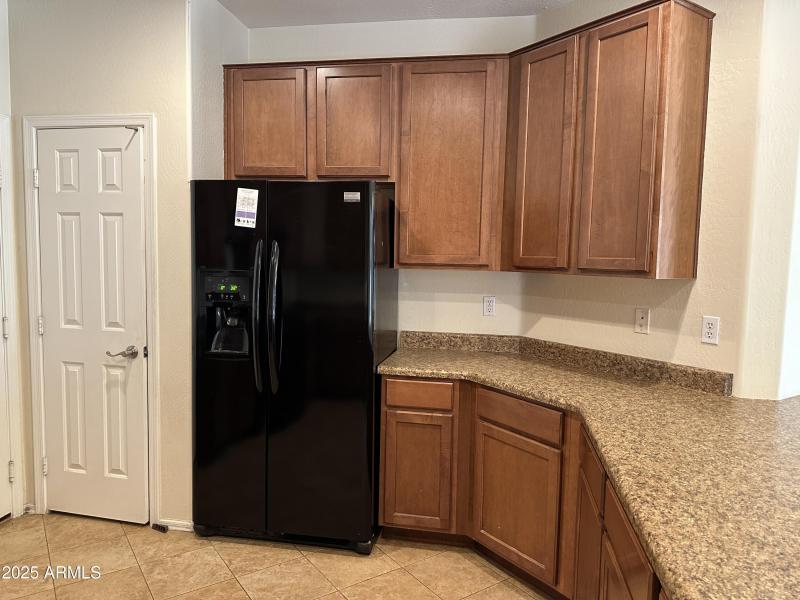 Kitchen fridge included