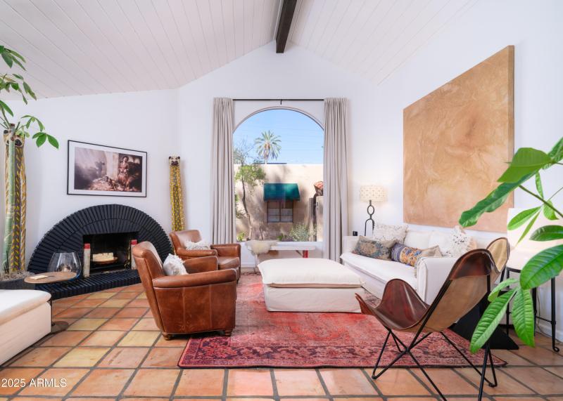 Listings_4540_N_44thSt_Unit21_Images-8