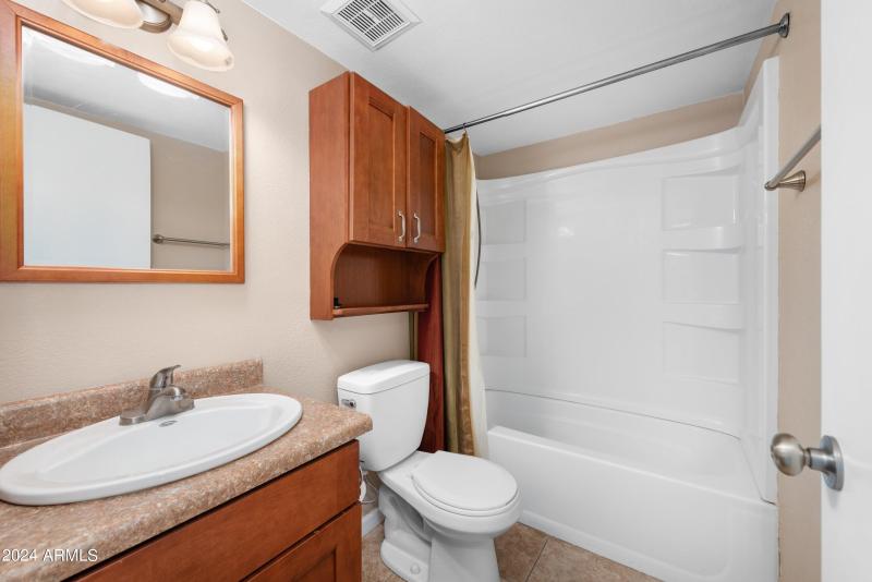 26-7910-E-Thomas-Unit-222-26