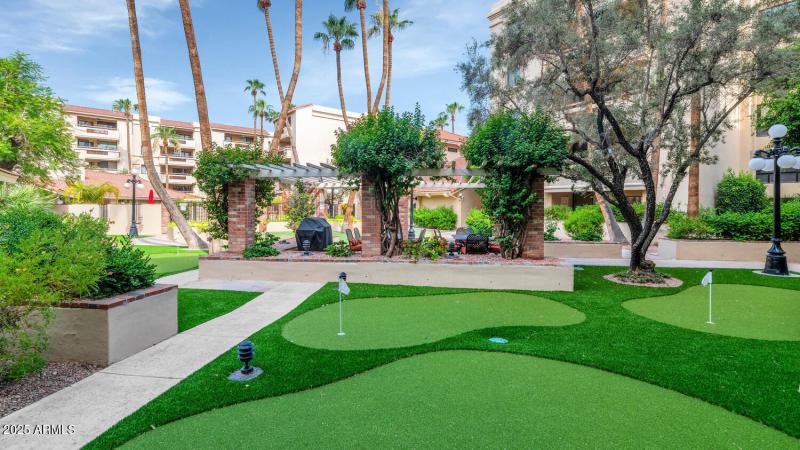 Communal Putting Green