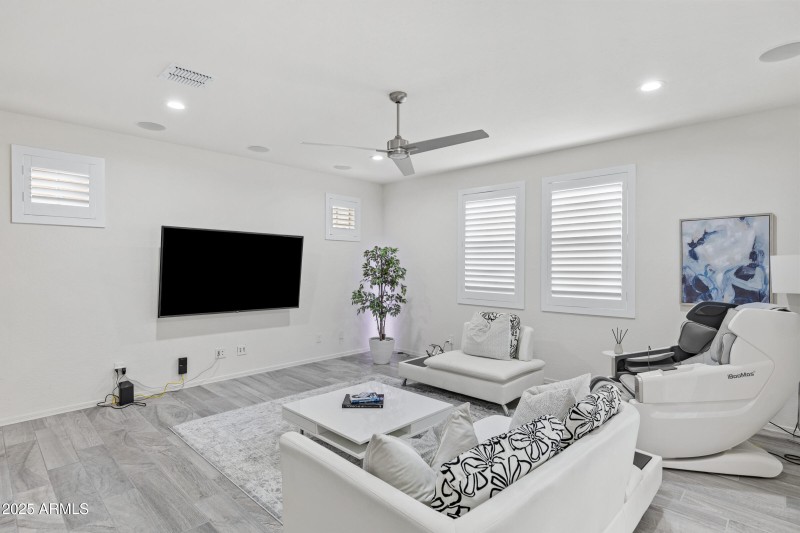 1201 S Tumbleweed Ln