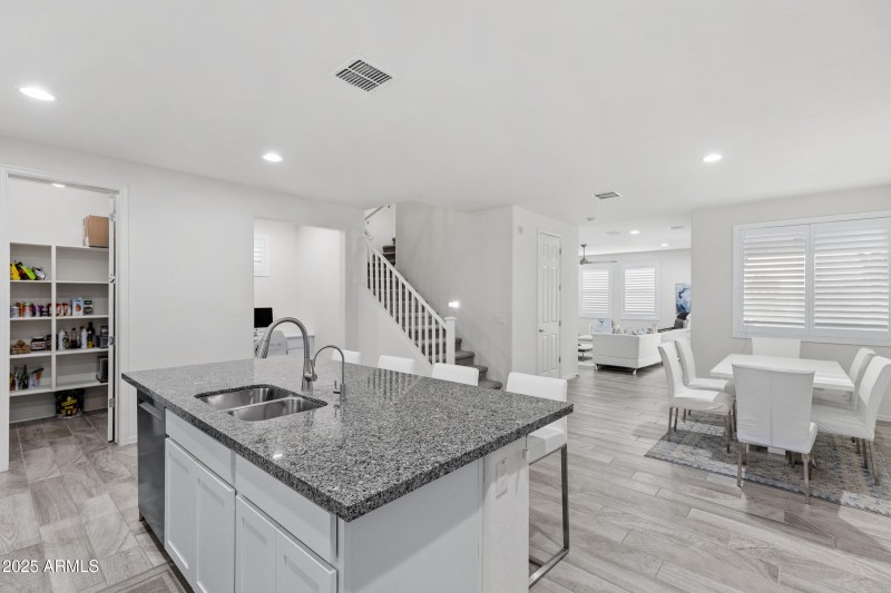 1201 S Tumbleweed Ln