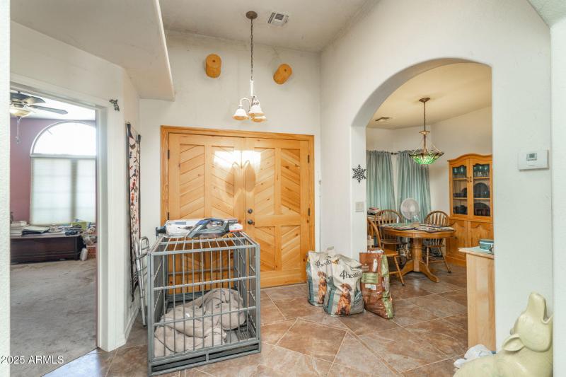 31-web-or-mls-35575-w-pale-moon-rd