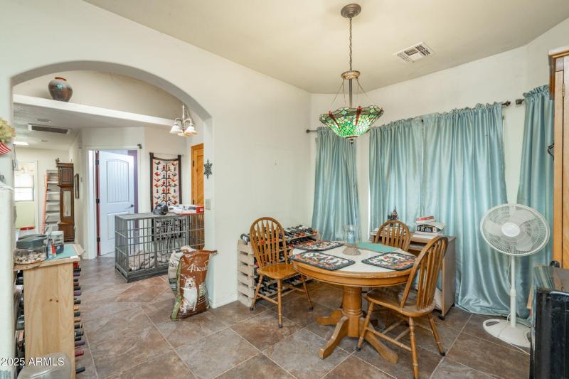 30-web-or-mls-35575-w-pale-moon-rd