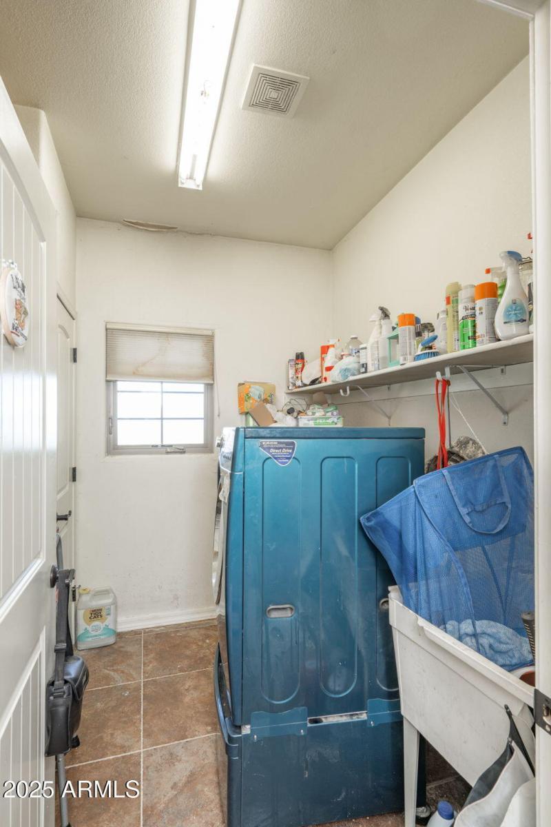 27-web-or-mls-35575-w-pale-moon-rd