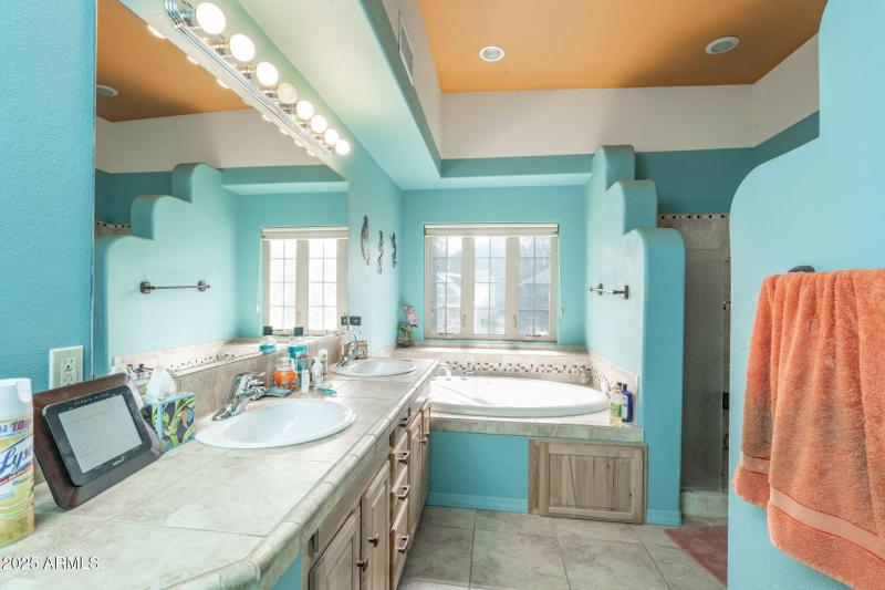 18-web-or-mls-35575-w-pale-moon-rd