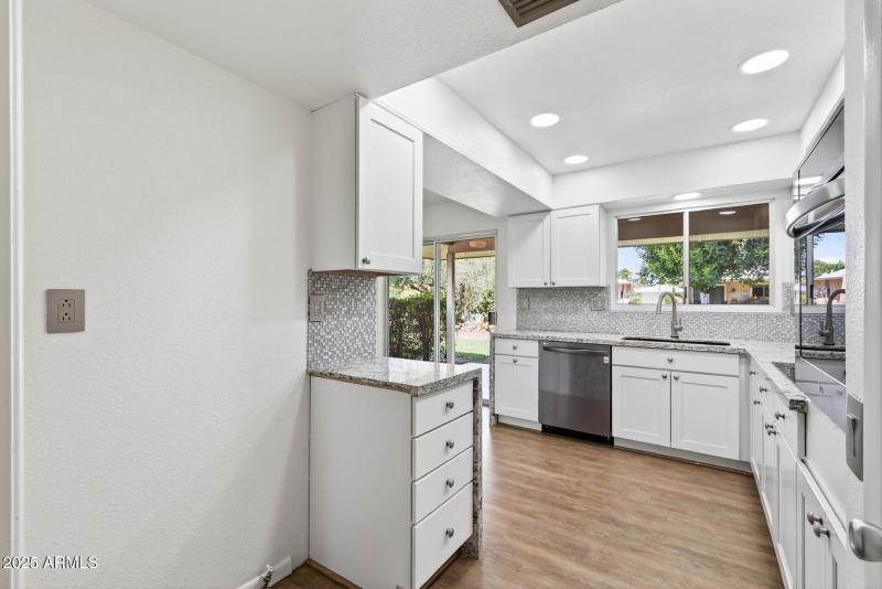 25_12546_W_Seneca22_mls