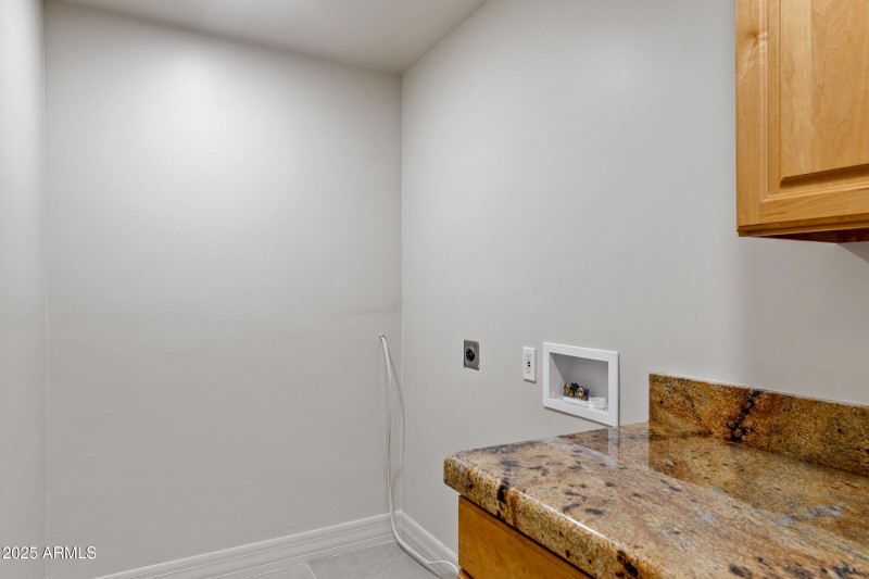 Washer/Dryer Hookups