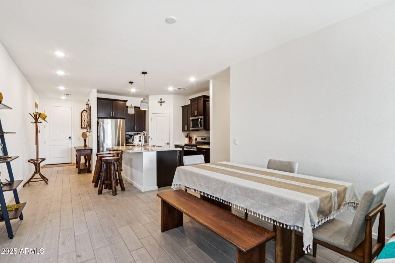 12-web-or-mls-W Sunland Dr-S0609-012