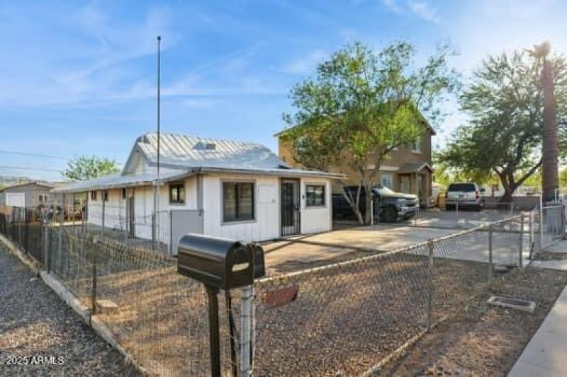 large-01991e3e-9ce7-70b7-a788-9947ce19b8