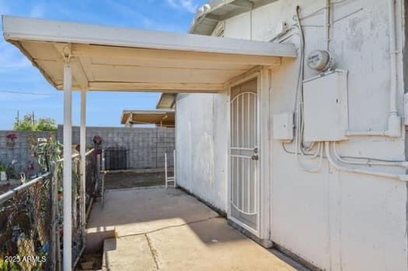 large-01991e3e-b5cd-73d8-bdd6-1763e74ca0