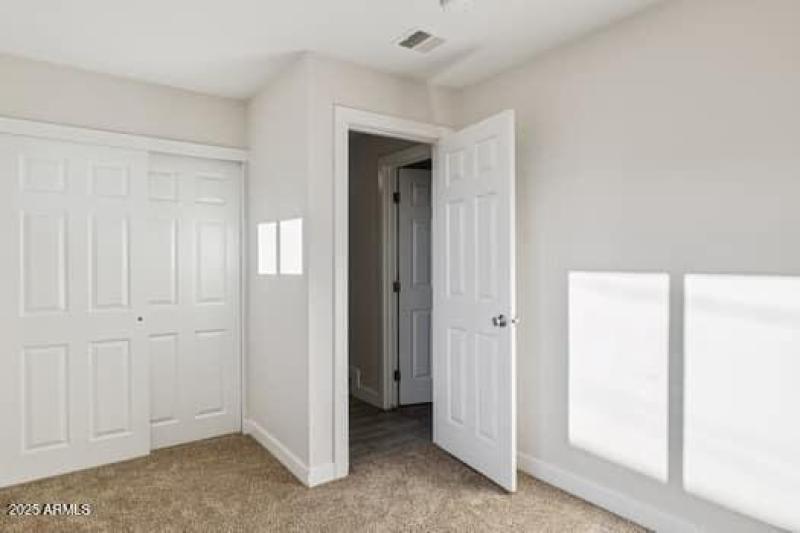 large-01991e3e-b330-7066-ac63-762f2ee1e4