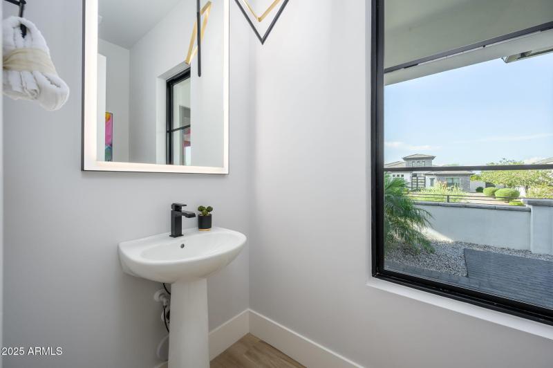 31-web-or-mls-RunawayBay-25