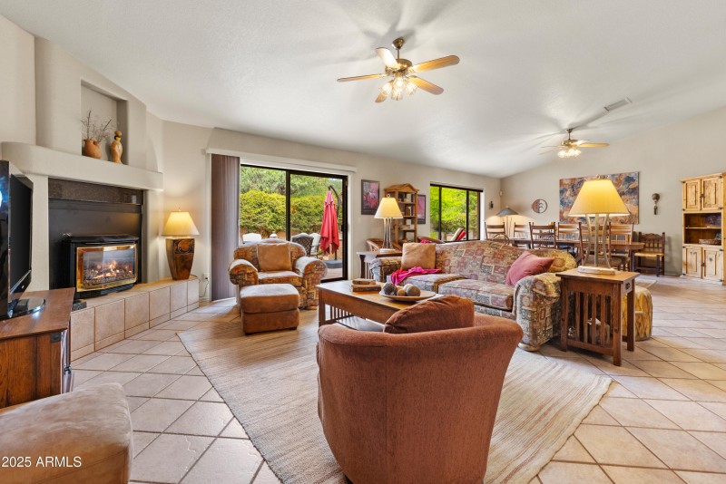 Living/Dining Room