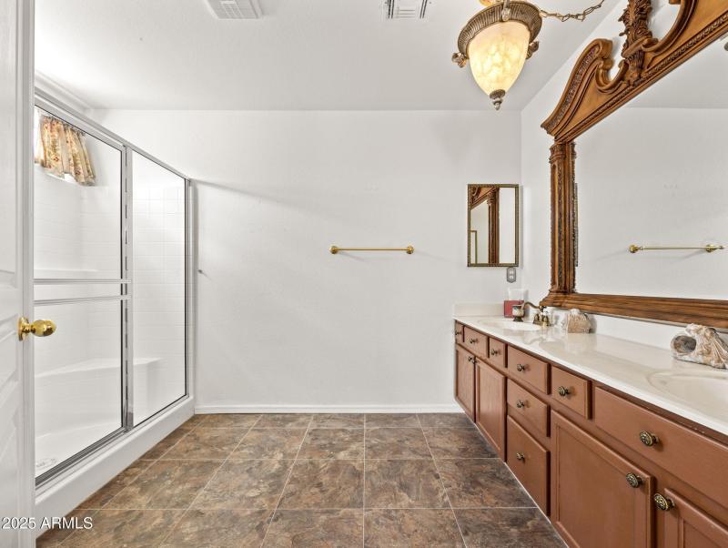 45-web-or-mls-7813 W Via Del Sol-45