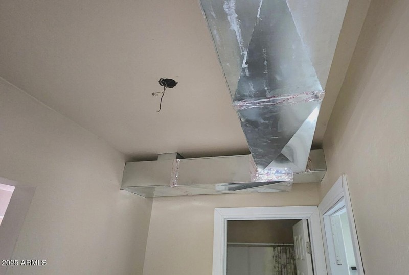 Ductwork to Dwn Bath & Bdrms